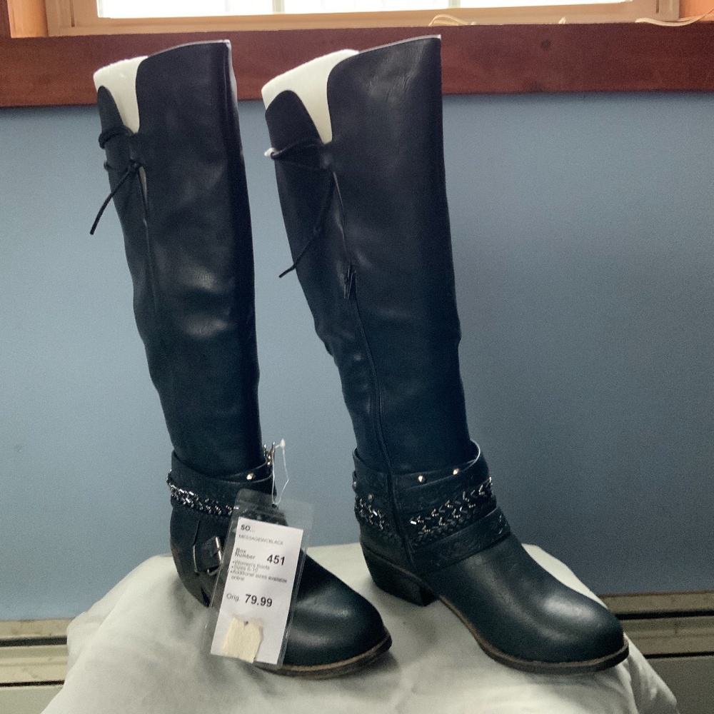 So “So” woman boots